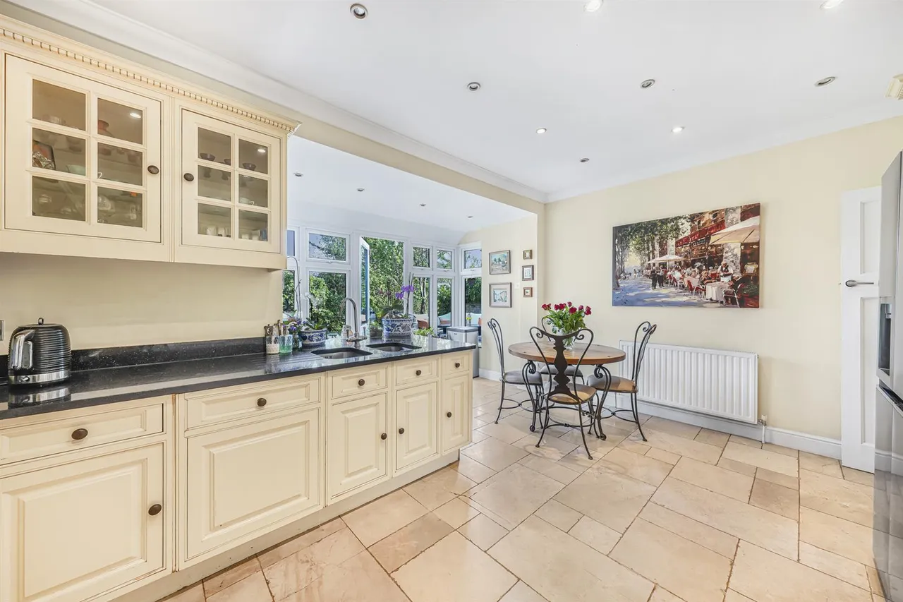 Warren Pond Road, North Chingford, E4, photo 5