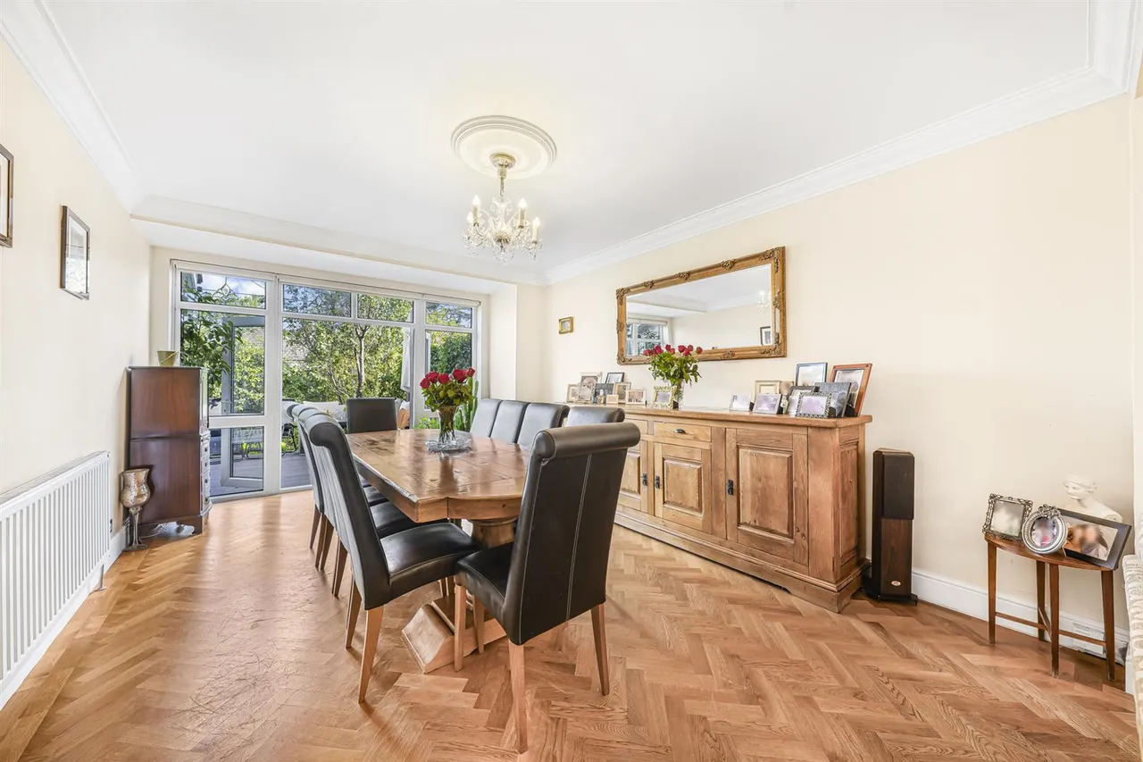 Warren Pond Road, North Chingford, E4, photo 9