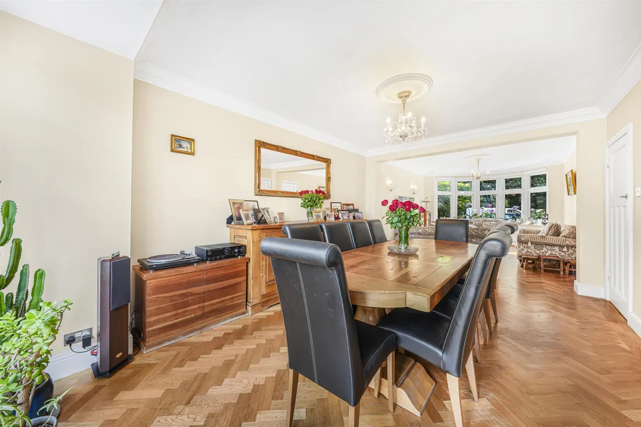 Warren Pond Road, North Chingford, E4, photo 10