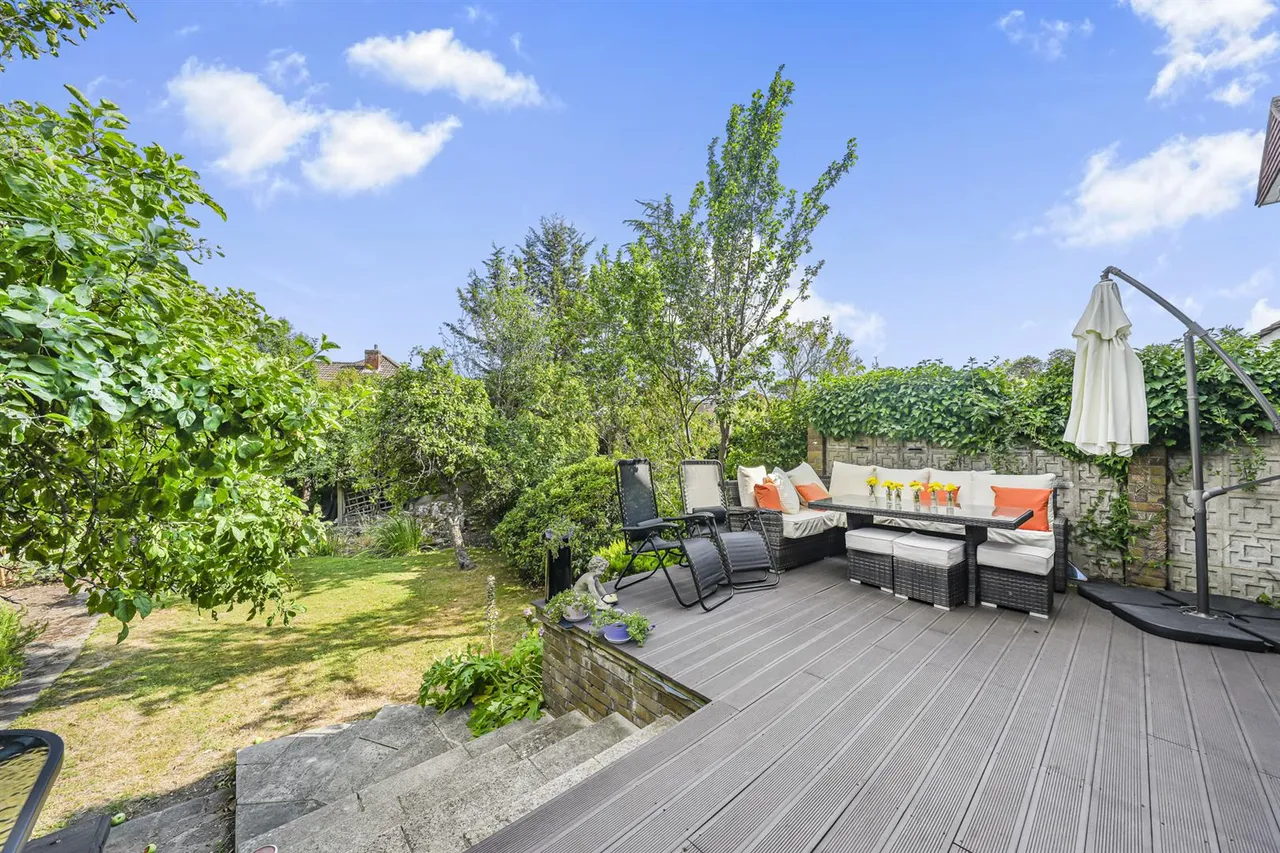 Warren Pond Road, North Chingford, E4, photo 12