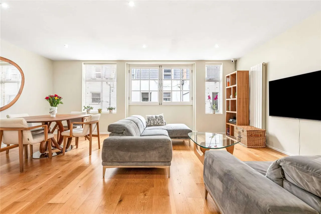2 bed flat for sale — Brook Mews North, London, W2 3BW