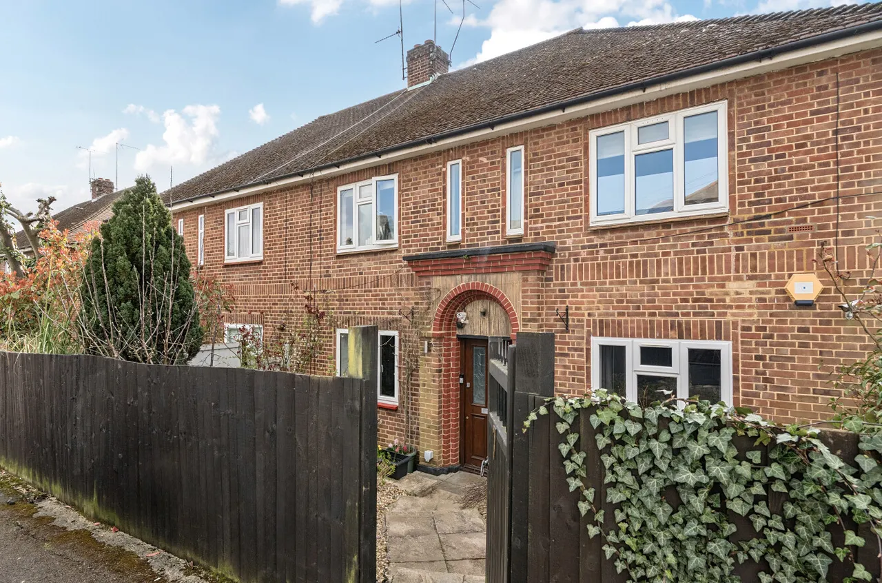 2 bed flat for sale, Warwick Road, Barnet, EN5
