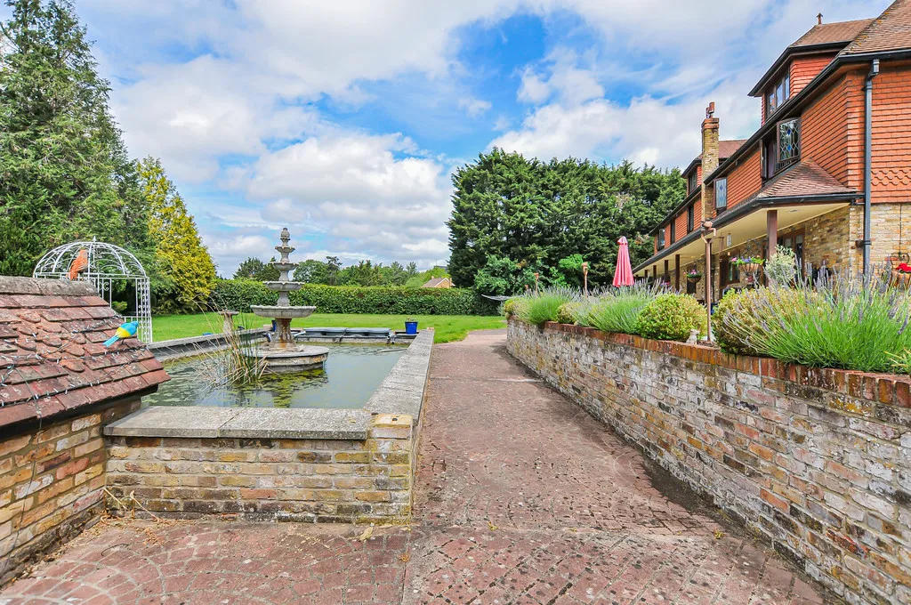 Gerrards Cross, SL9, photo 40