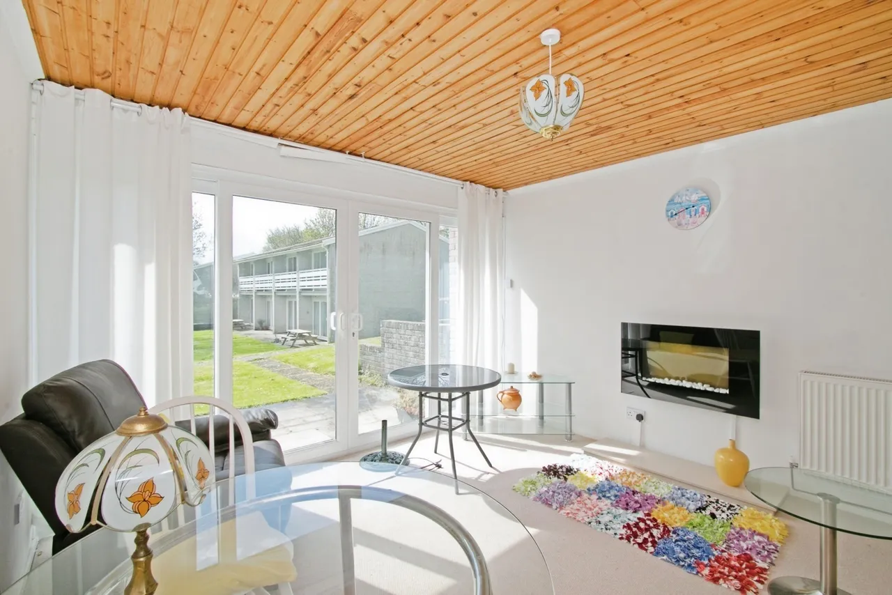 Manor Villas, Atlantic Reach, TR8, photo 3
