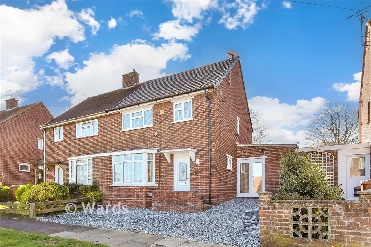 3 bed house for sale, Eden Avenue, Chatham, ME5