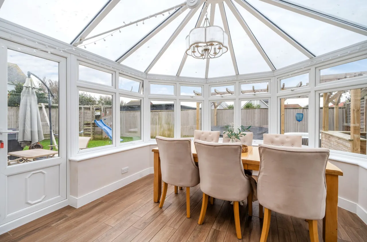 Mere Close, Bracklesham Bay, PO20, photo 5