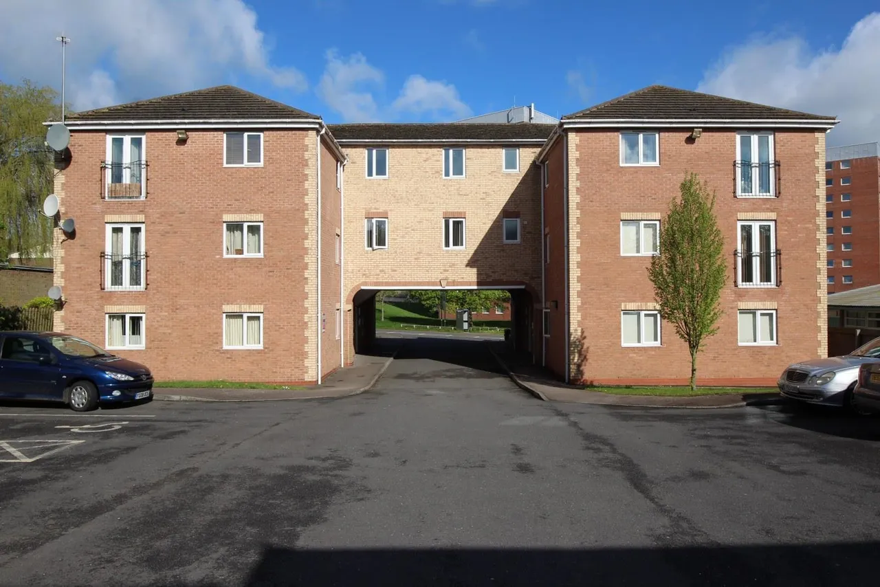 2 bed flat for sale — Oliver Street, Rugby