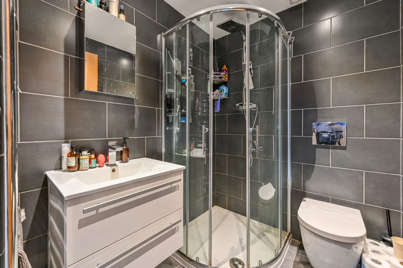 Flat 5, 344 Caledonian Road, London, photo 6