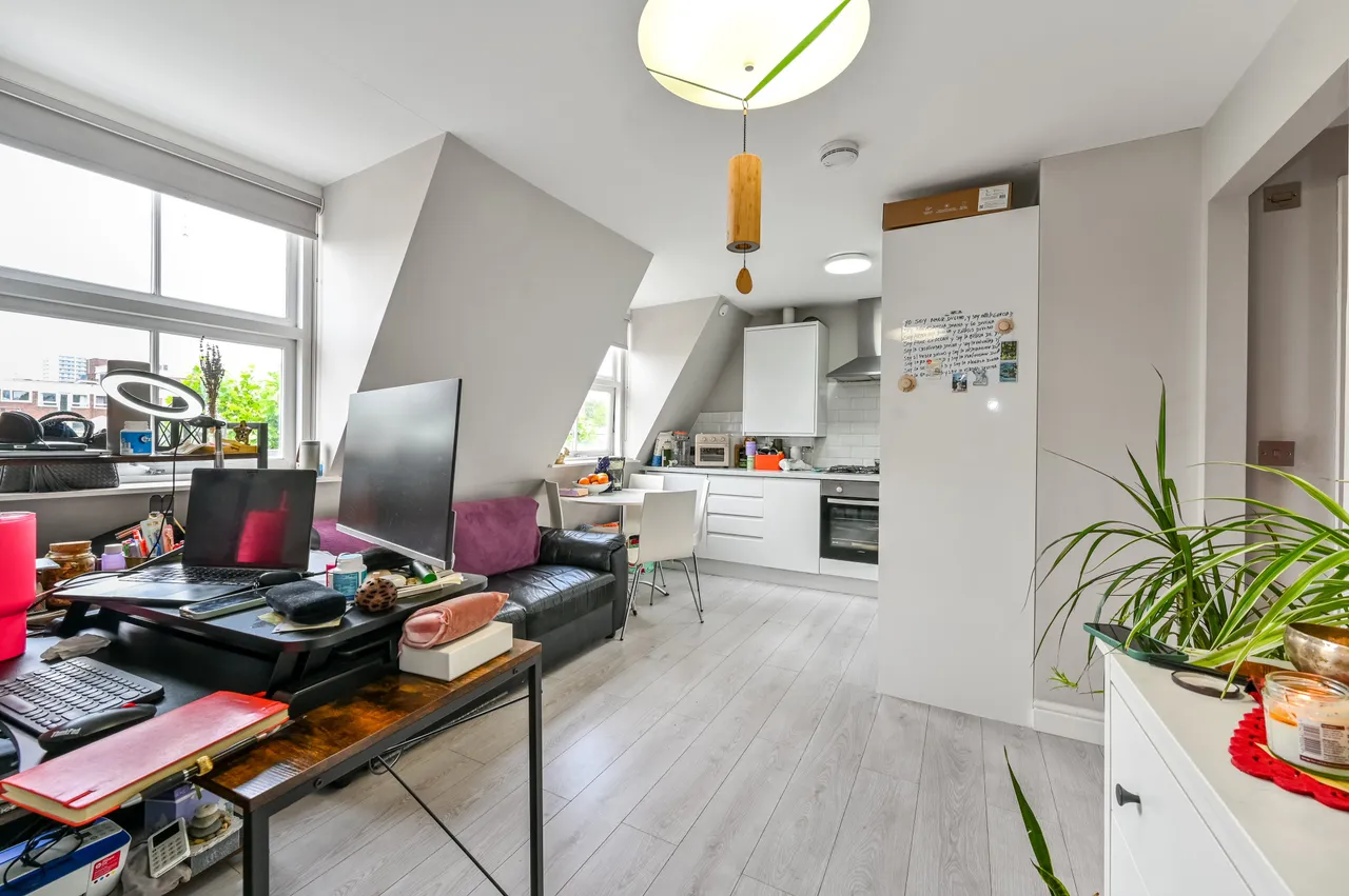 1 bed flat to rent — Flat 5, 344 Caledonian Road, London
