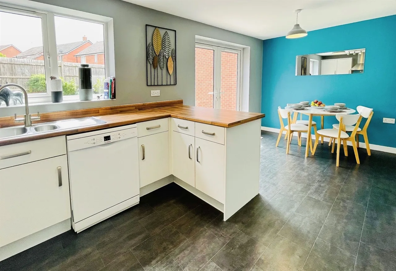 Butler Close, Whitnash, CV31, photo 5