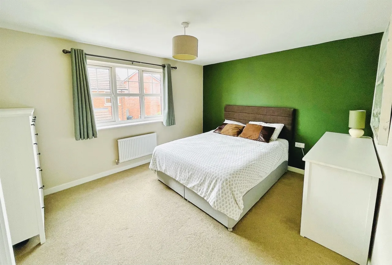 Butler Close, Whitnash, CV31, photo 8