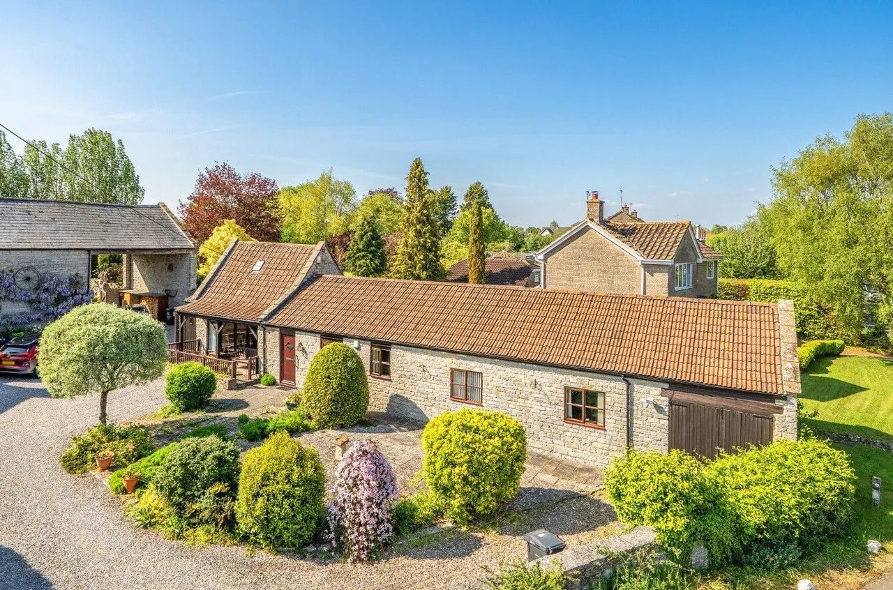 3 bed barn conversion for sale, Queen Street, Keinton Mandeville, TA11