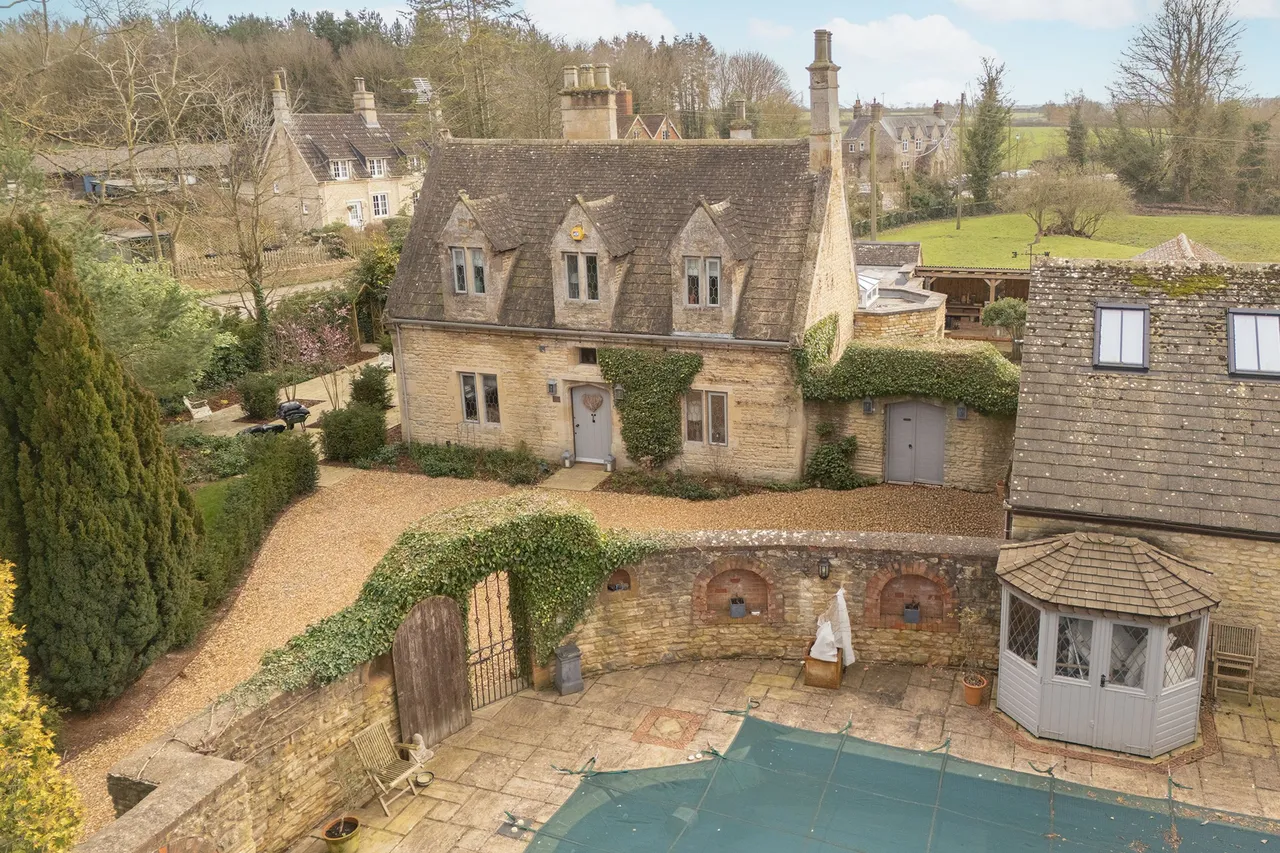 5 bed house for sale — Grafton Underwood, Kettering, NN14