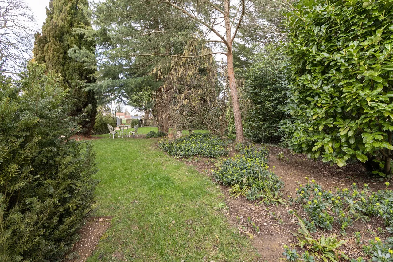 Grafton Underwood, Kettering, NN14, photo 32