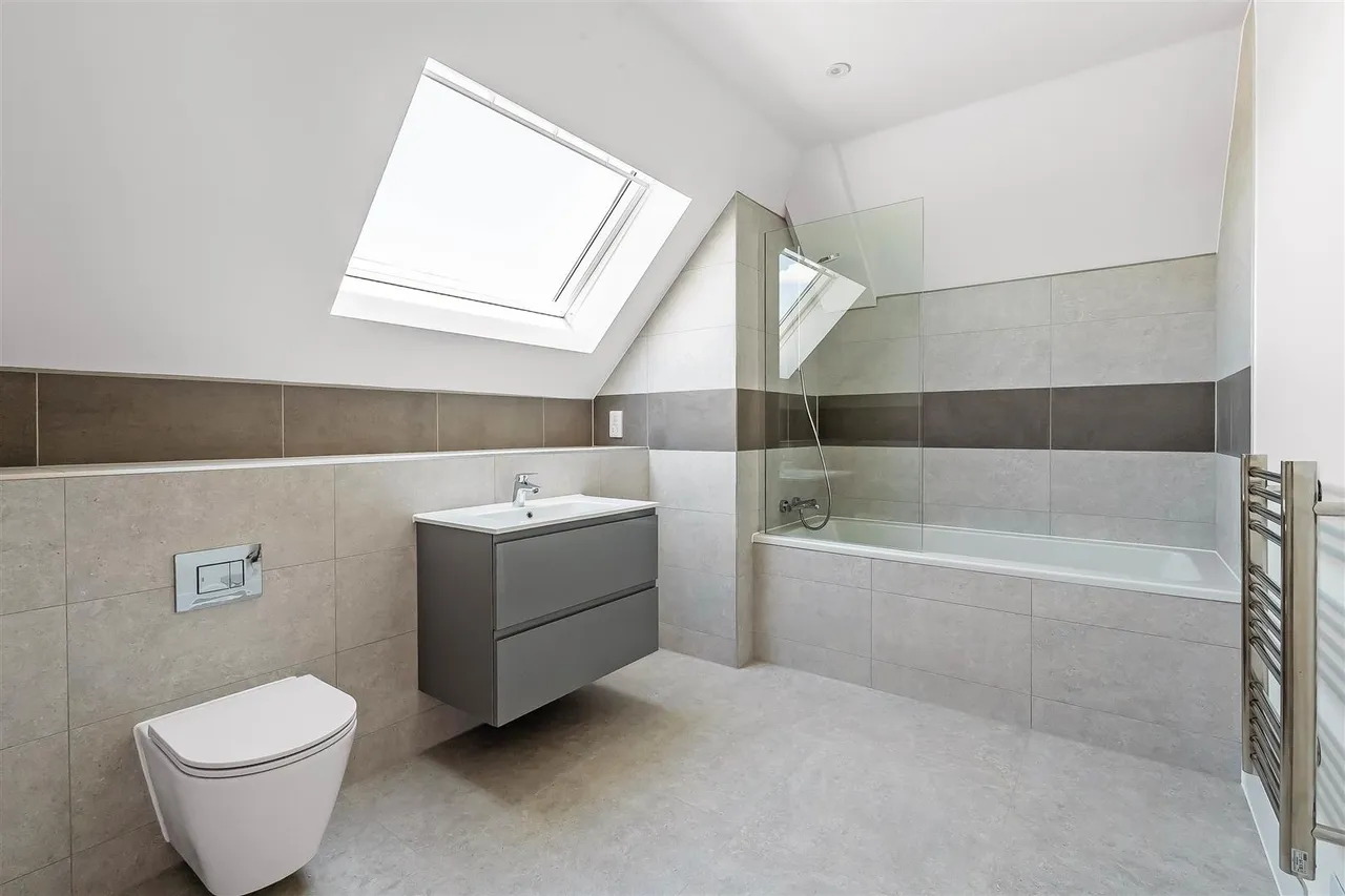 Leatherhead Road, Great Bookham, KT23, photo 15