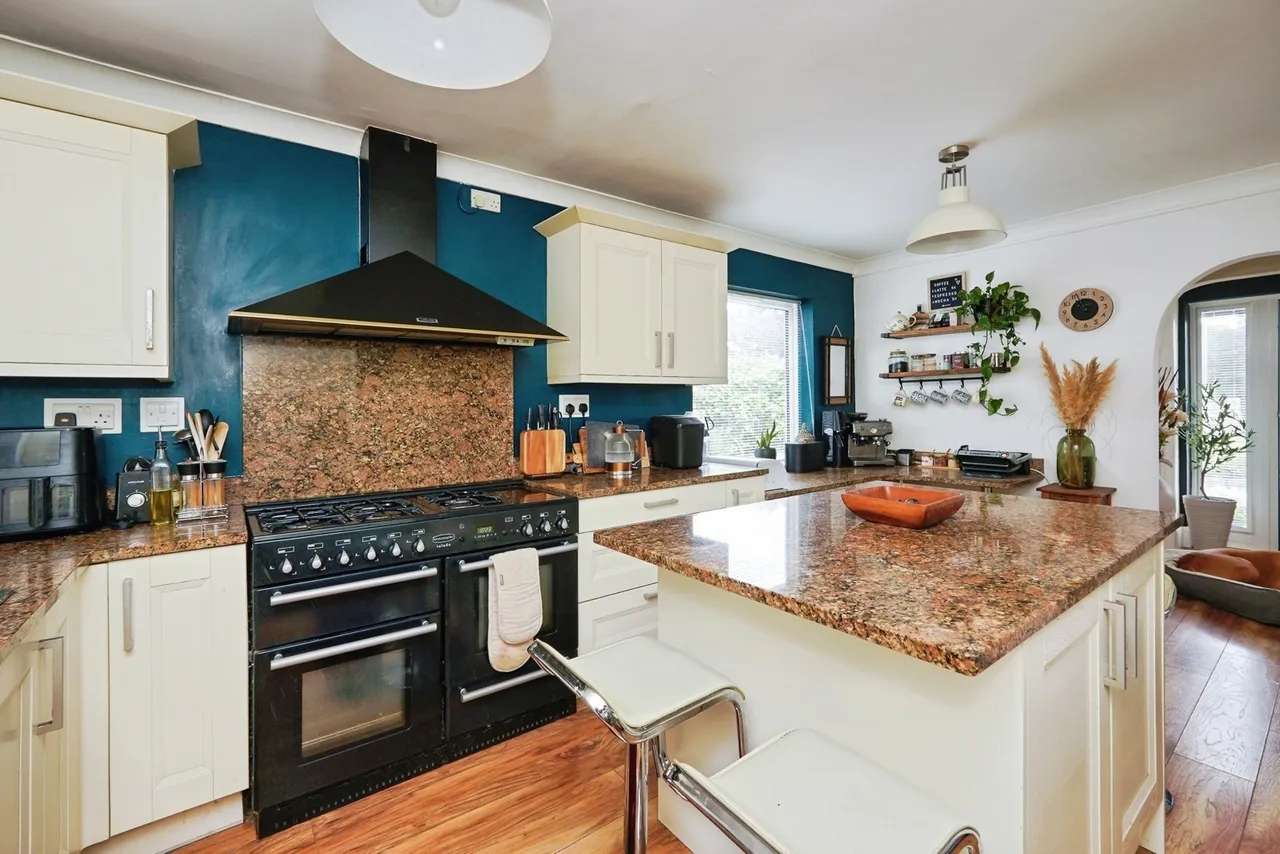 Danes Court, DOVER, Kent, CT16, photo 3