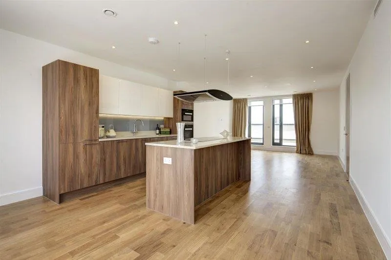 3 bed house to rent — Fairmont Mews, London, NW2 2BR