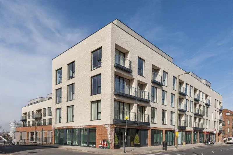 Fairmont Mews, London, NW2 2BR, photo 2