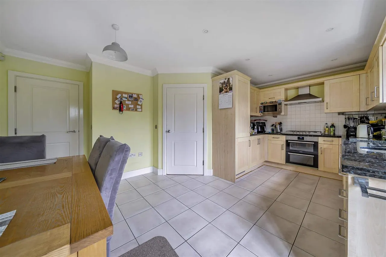 Chapman Fields, Cliffsend, Ramsgate, Kent, CT12 5LB, photo 8