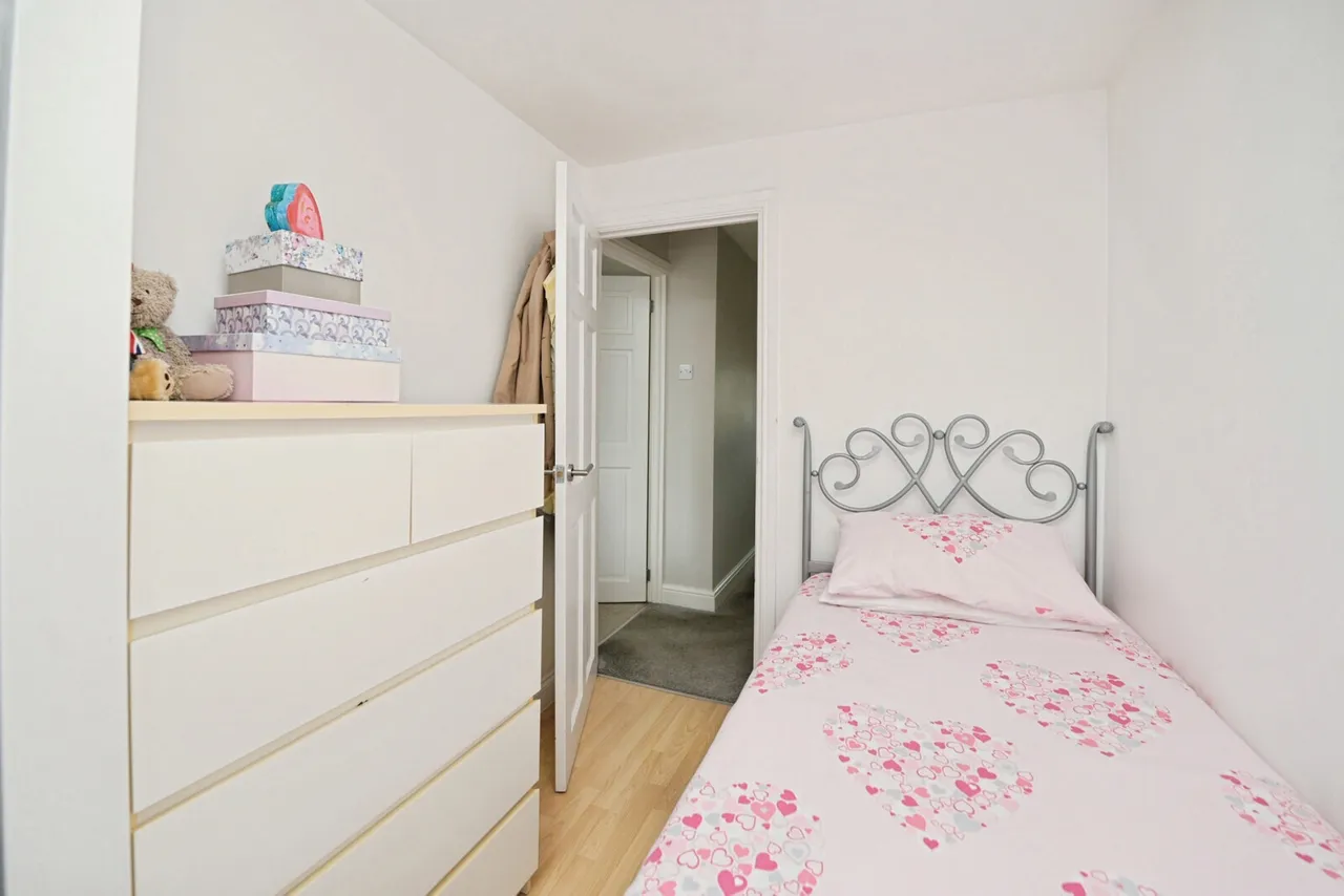 Peartree Gardens, Romford, RM7, photo 15