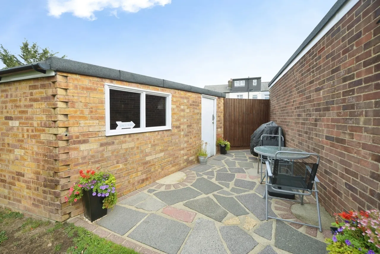 Peartree Gardens, Romford, RM7, photo 19