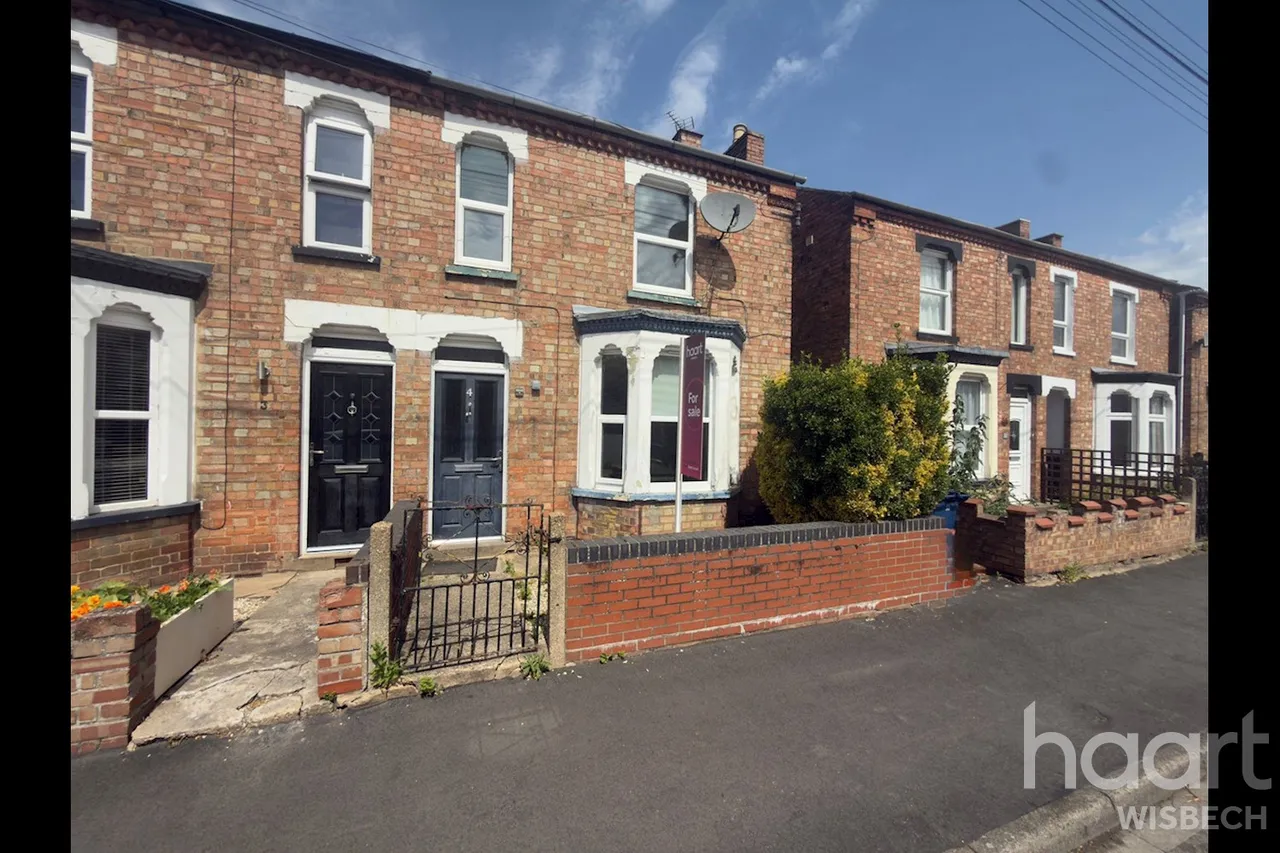 3 bed house for sale, York Road, Wisbech, PE13