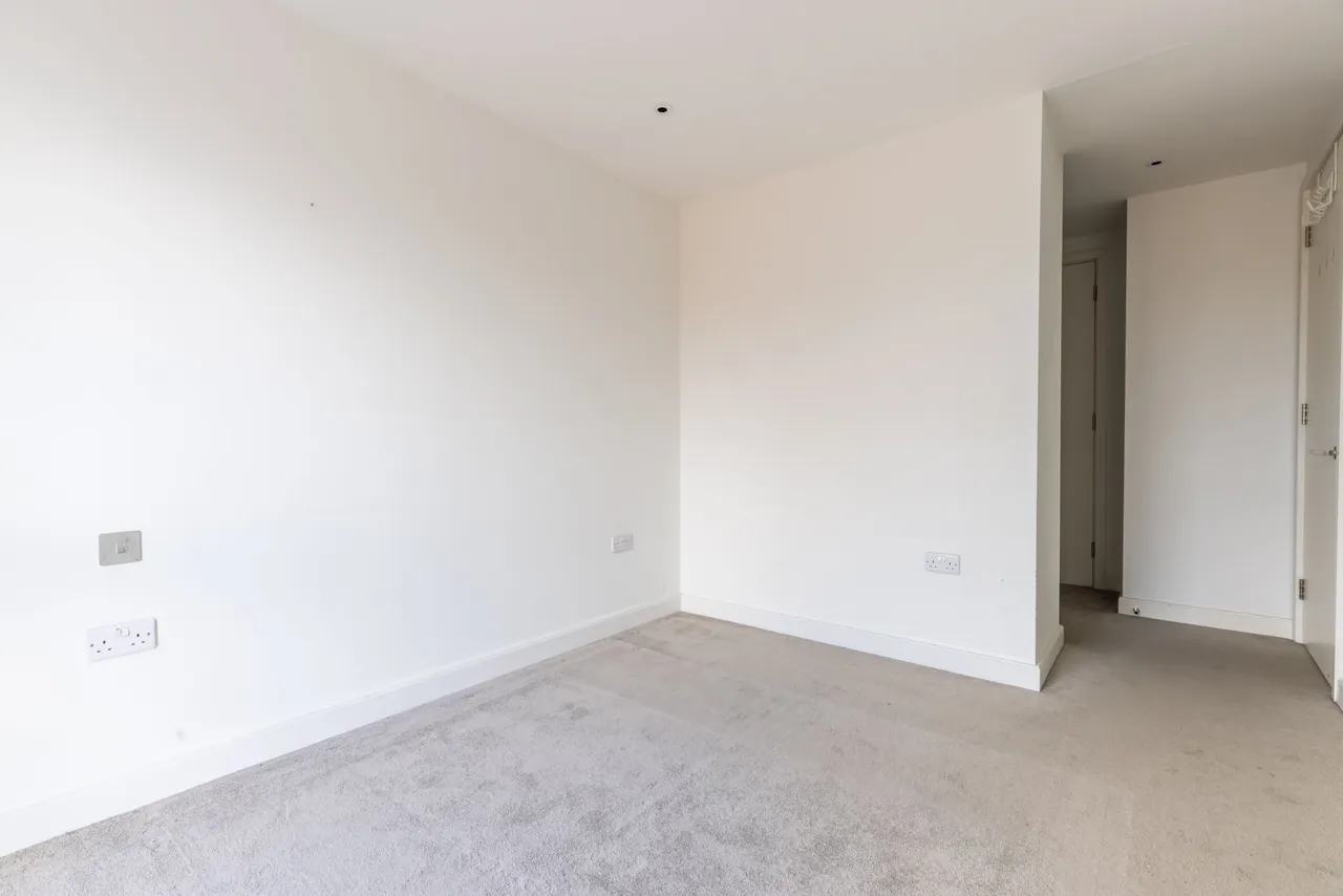 Flat 10, Purser Court, Smithfield Square, High Street, London, photo 11