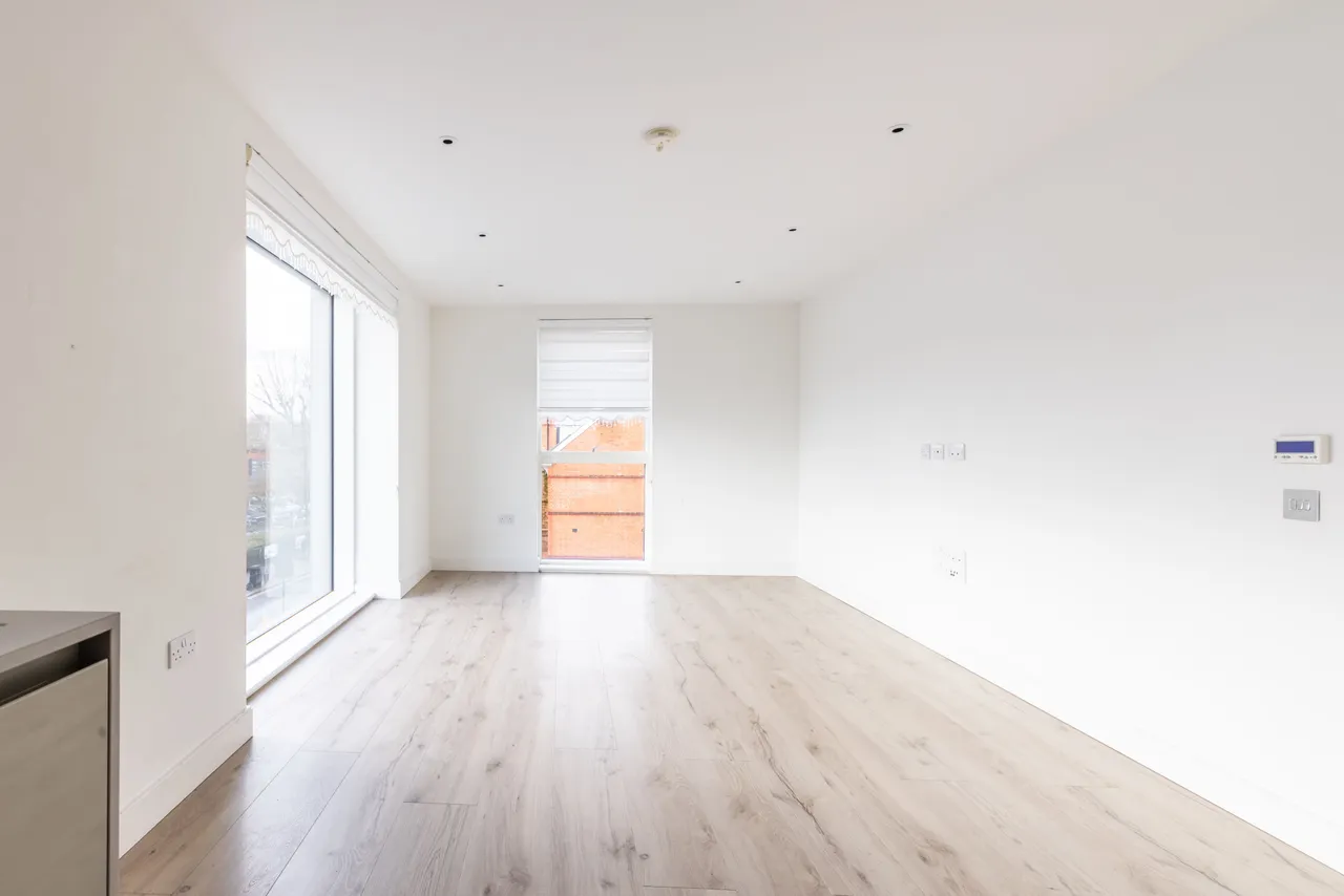 Flat 10, Purser Court, Smithfield Square, High Street, London, photo 8