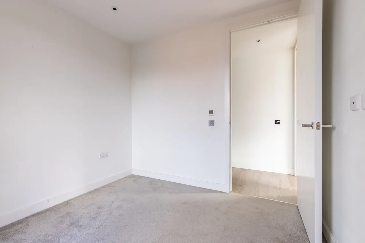 Flat 10, Purser Court, Smithfield Square, High Street, London, photo 9