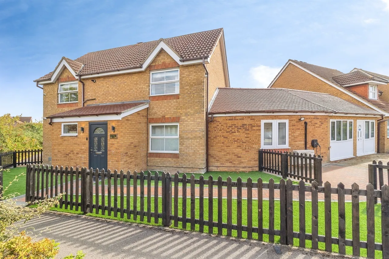 4 bed house for sale — Chicksands Avenue, Monkston, Milton Keynes