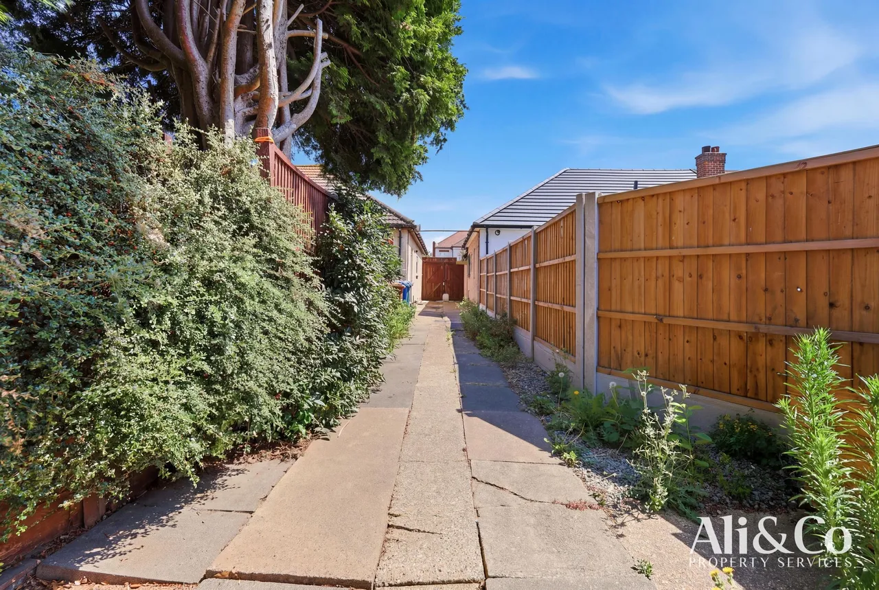 Carlton Road, Grays, Essex, RM16 2YB, photo 18