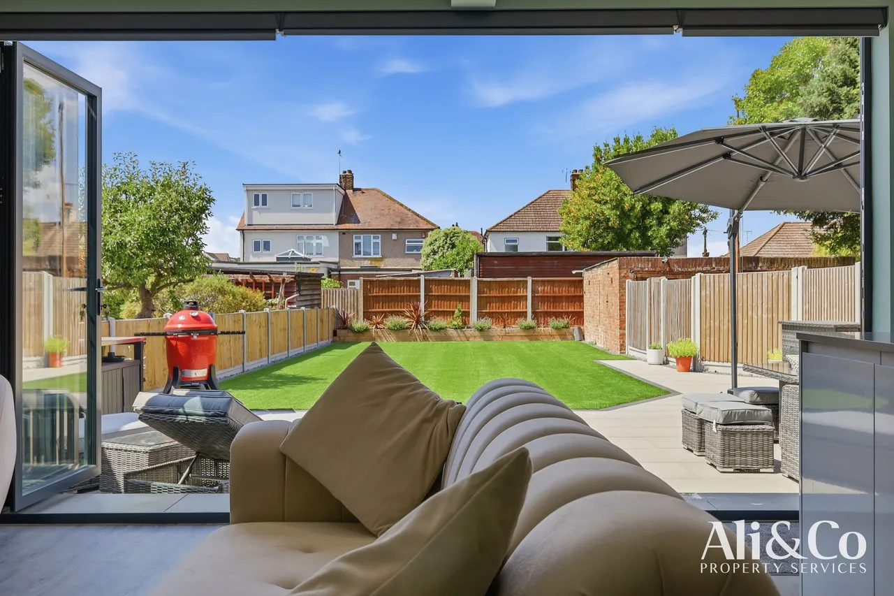 Carlton Road, Grays, Essex, RM16 2YB, photo 4