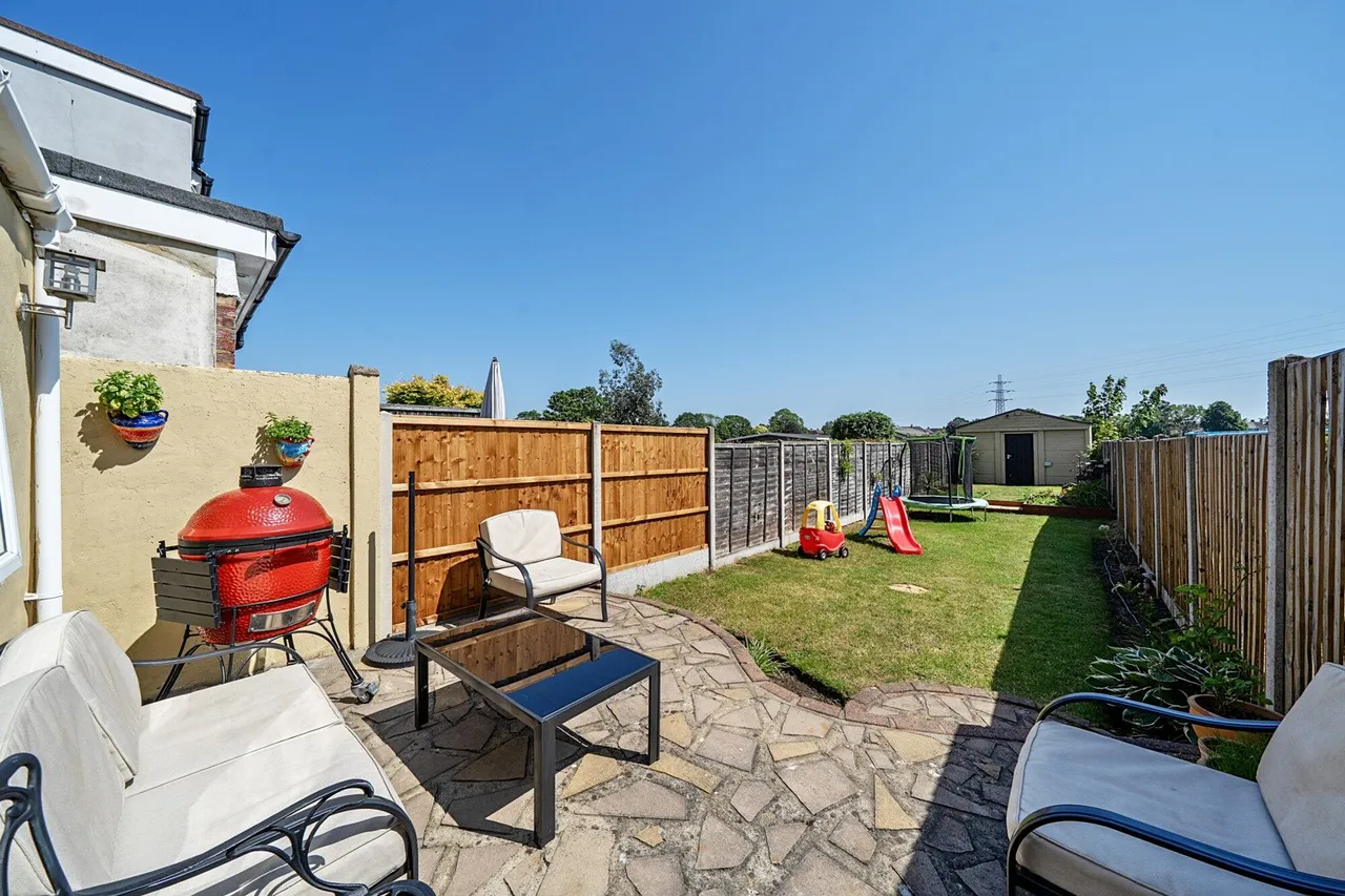 Sherwood Park Avenue, DA15, photo 11