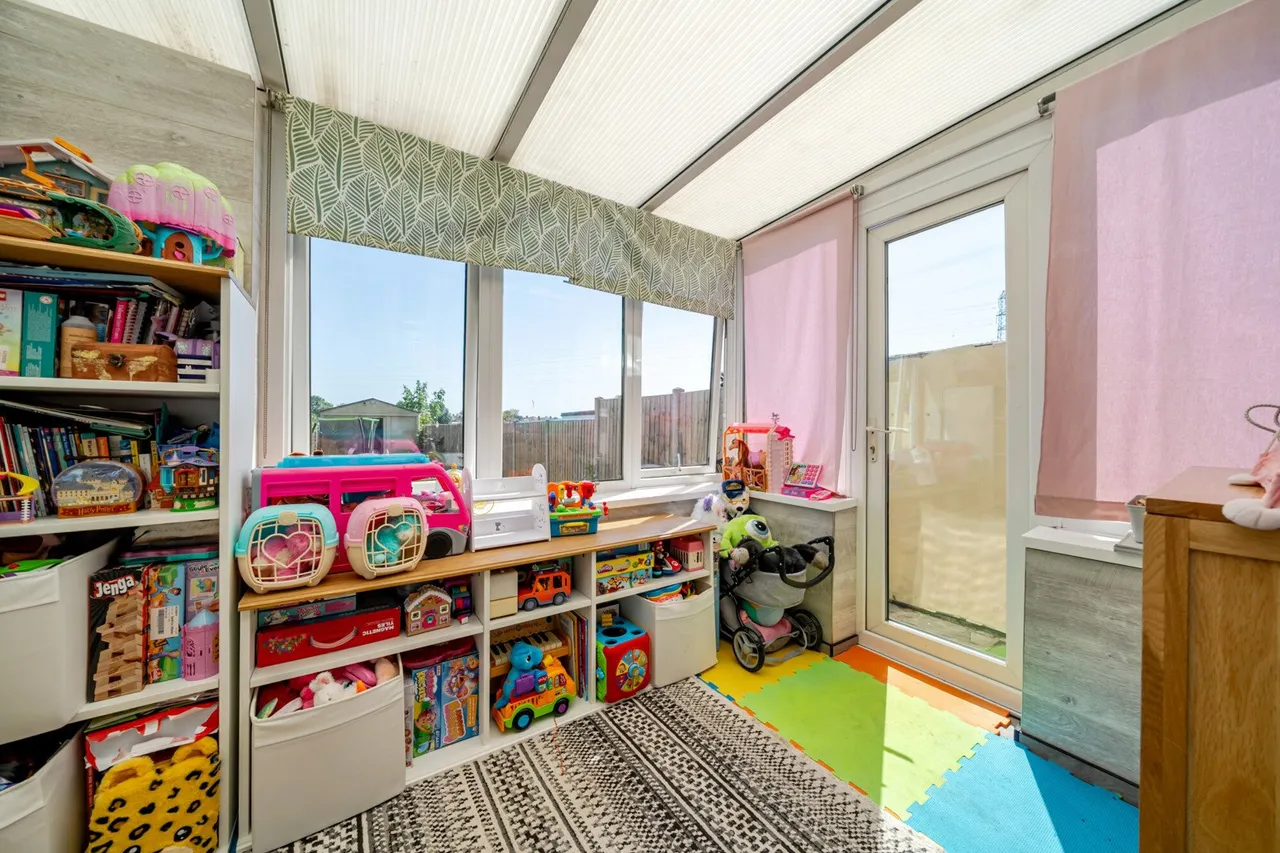 Sherwood Park Avenue, DA15, photo 9