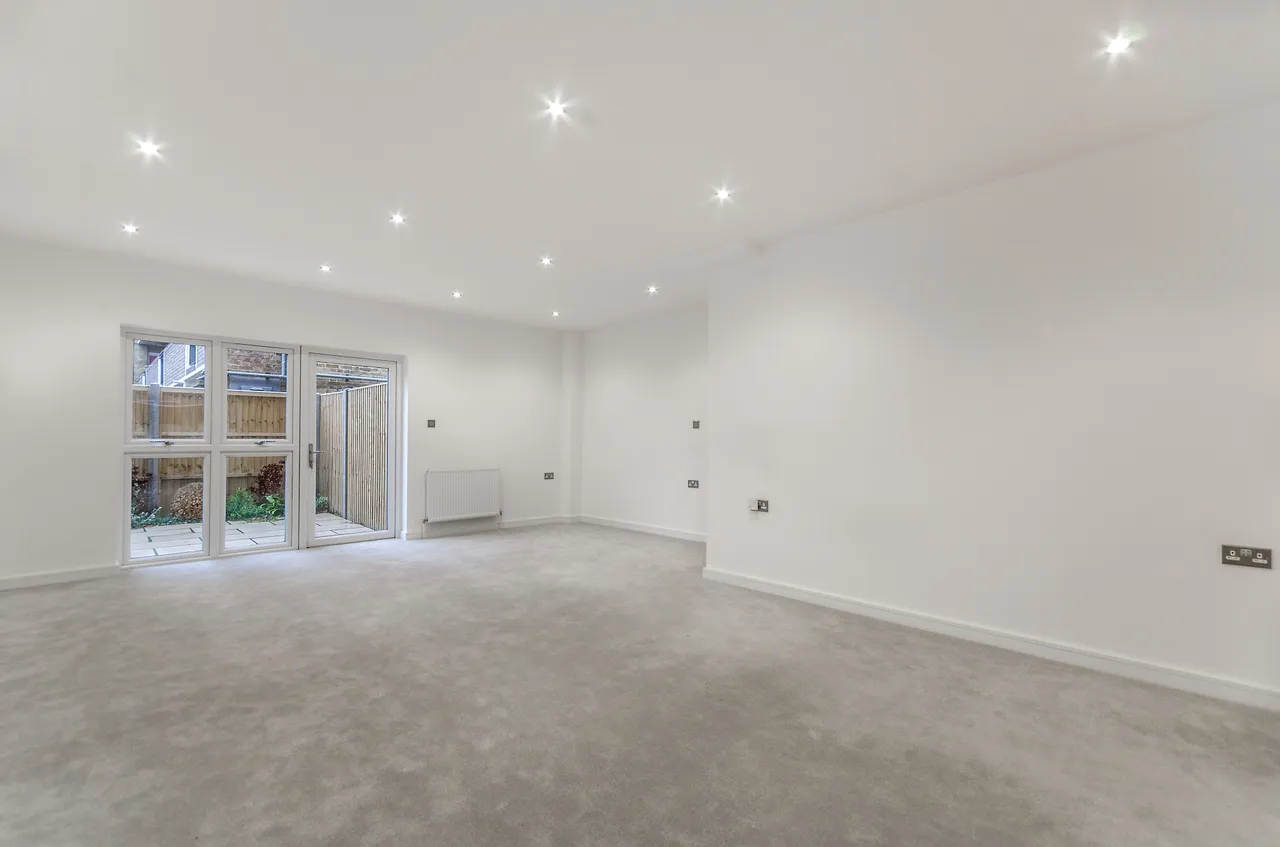 8, Vicarage Crescent, London, photo 5