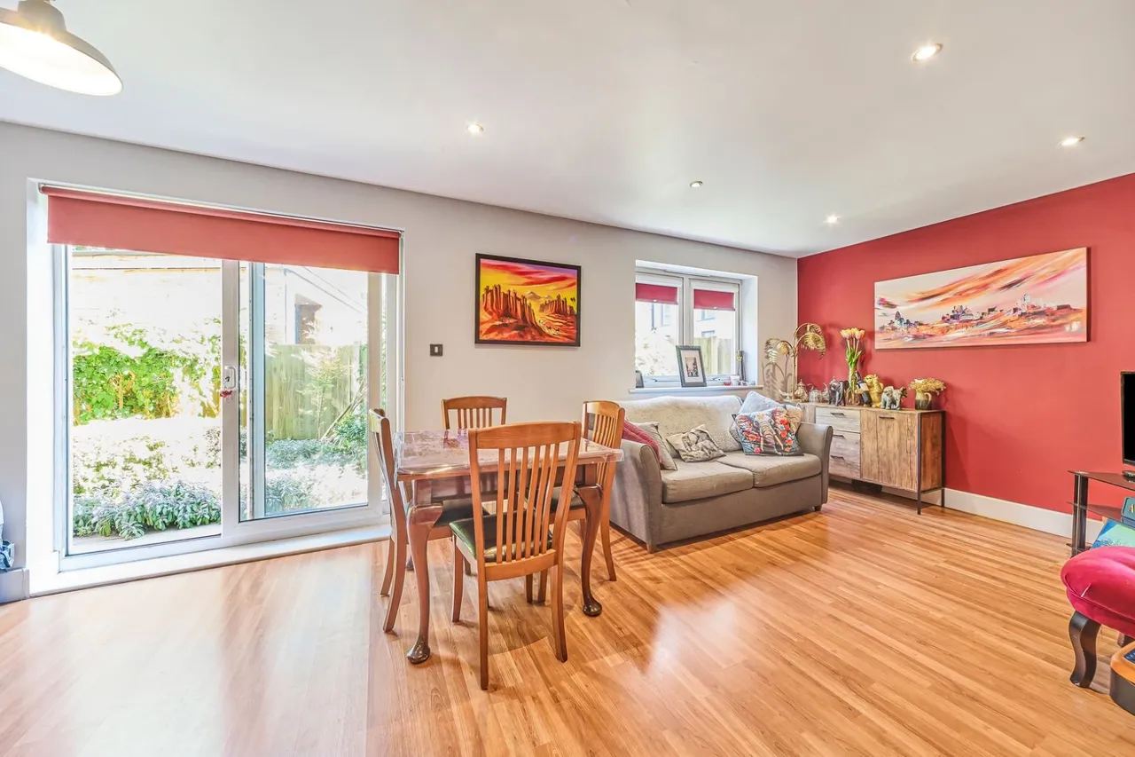 2 bed flat to rent, Alscot Road, London, SE1