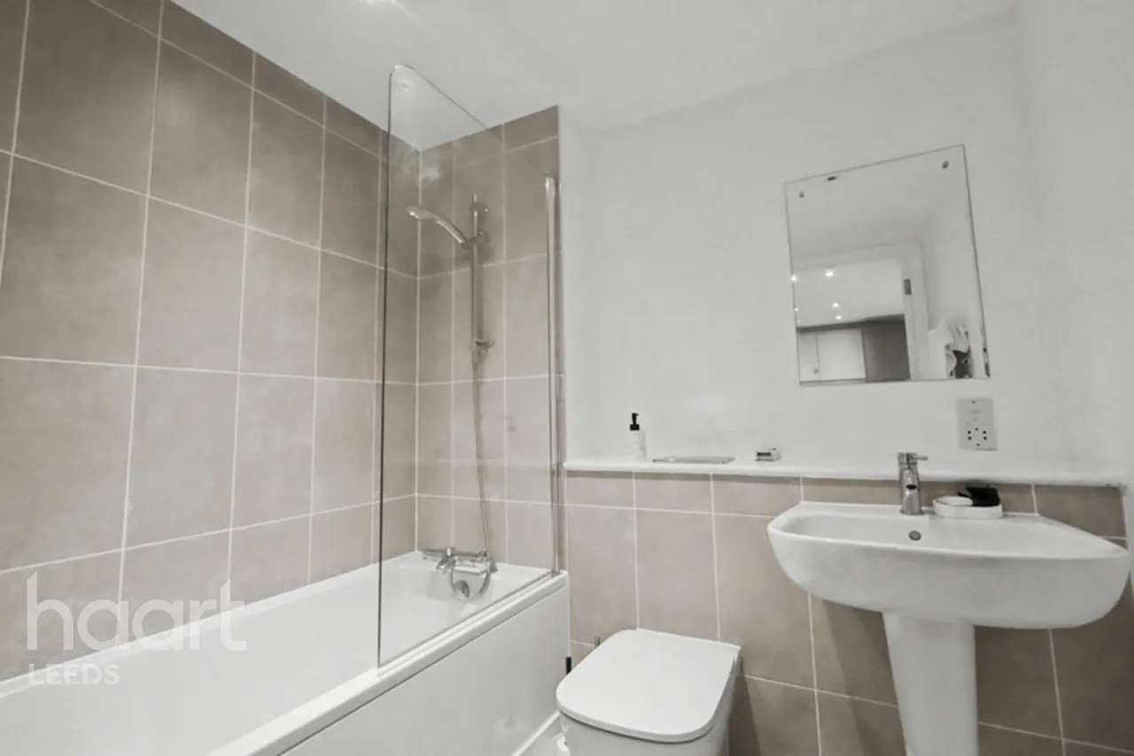Saxton Lane, Leeds, LS9, photo 6