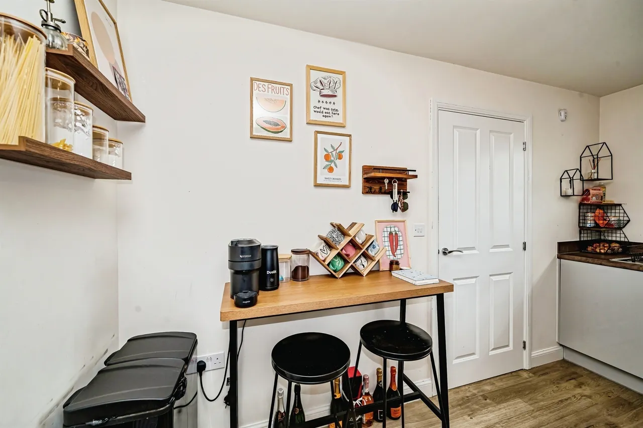 Aragon Way, Broughton, HP22, photo 6