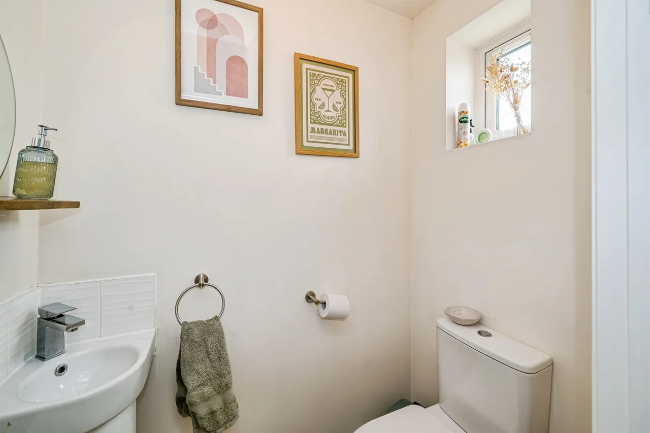 Aragon Way, Broughton, HP22, photo 2