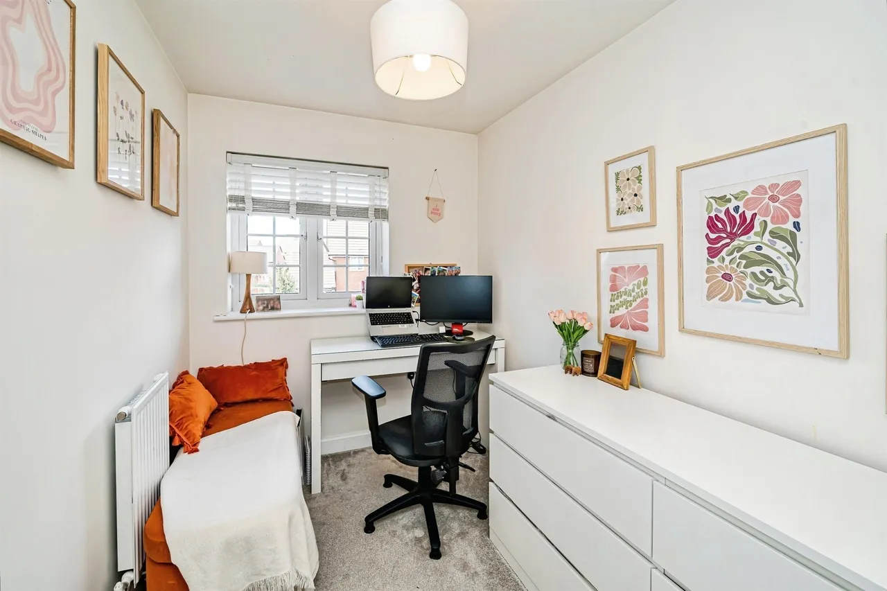 Aragon Way, Broughton, HP22, photo 10