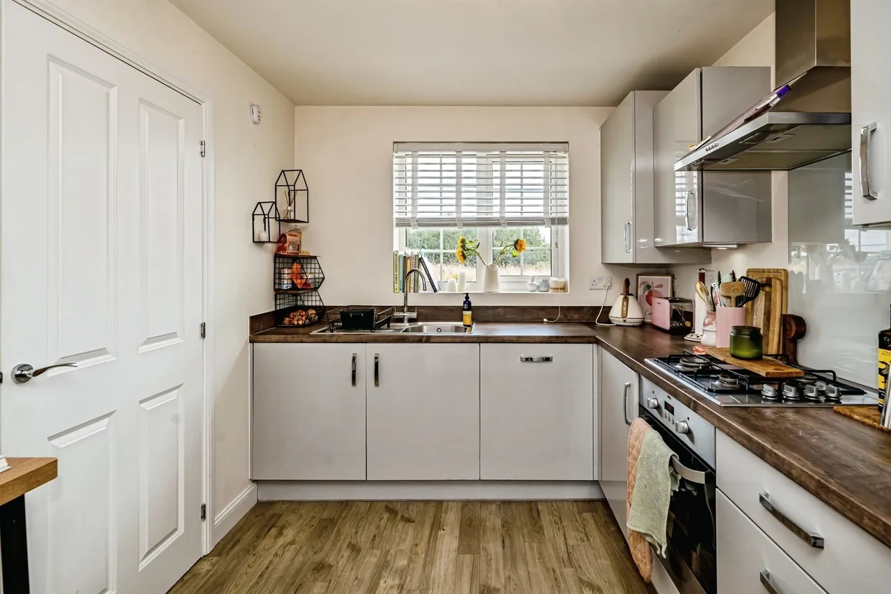 Aragon Way, Broughton, HP22, photo 4
