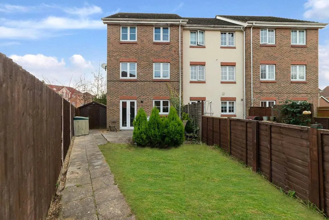1 bed house to rent, Otter Close, Aldershot, GU12