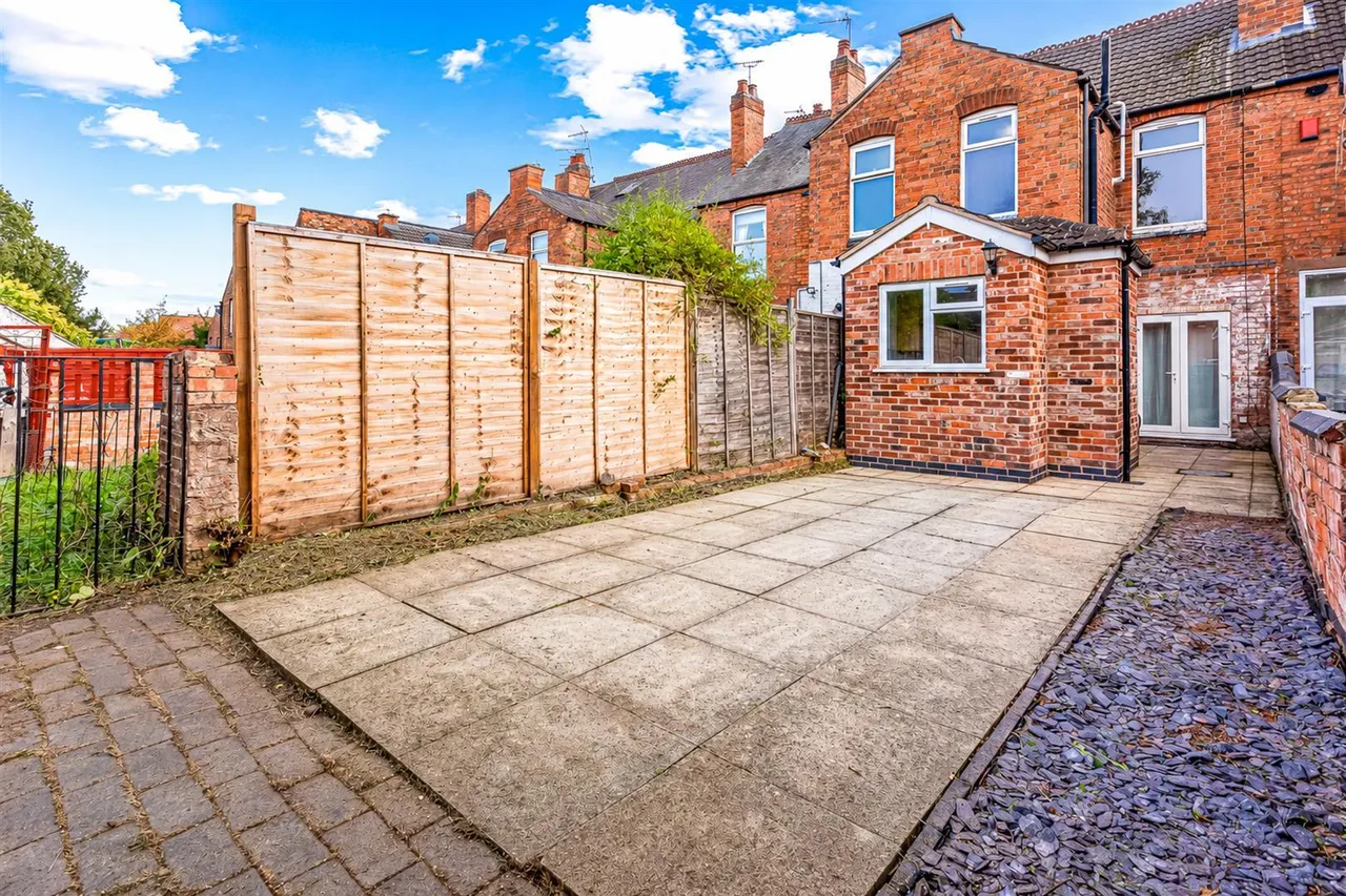 Knighton Lane, Leicester, LE2, photo 21