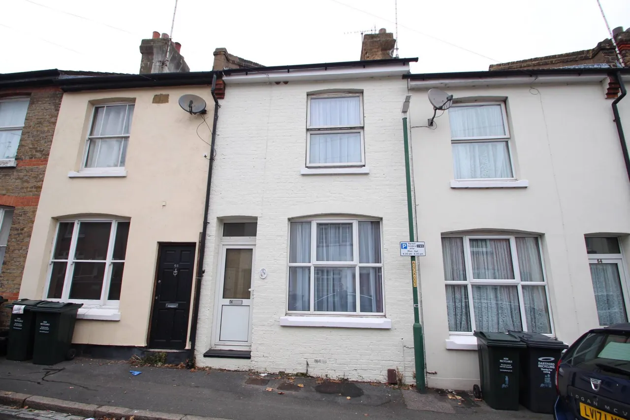 2 bed house for sale — Gordon Road, Dartford