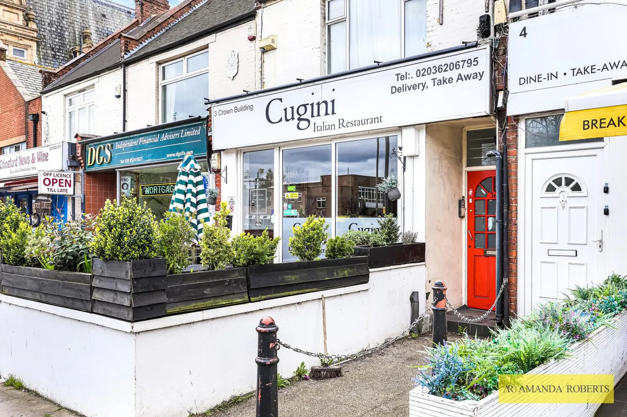 The Green, Chingford, photo 2