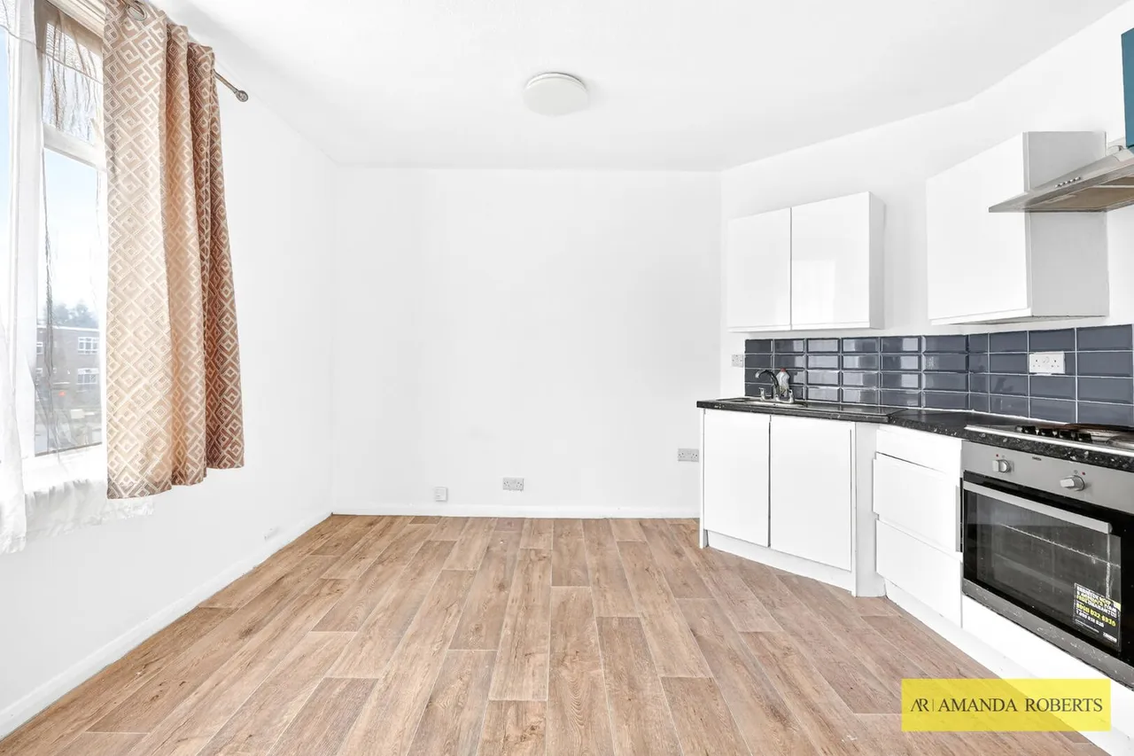 The Green, Chingford, photo 8