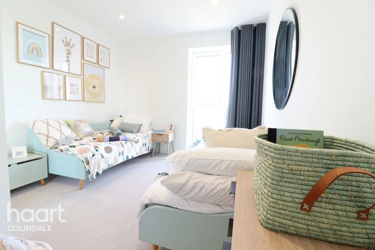Burnt Oak Broadway, London, HA8, photo 15