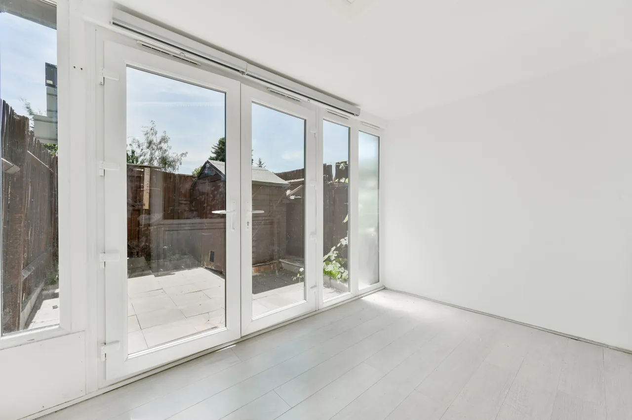 London, NW10, photo 9