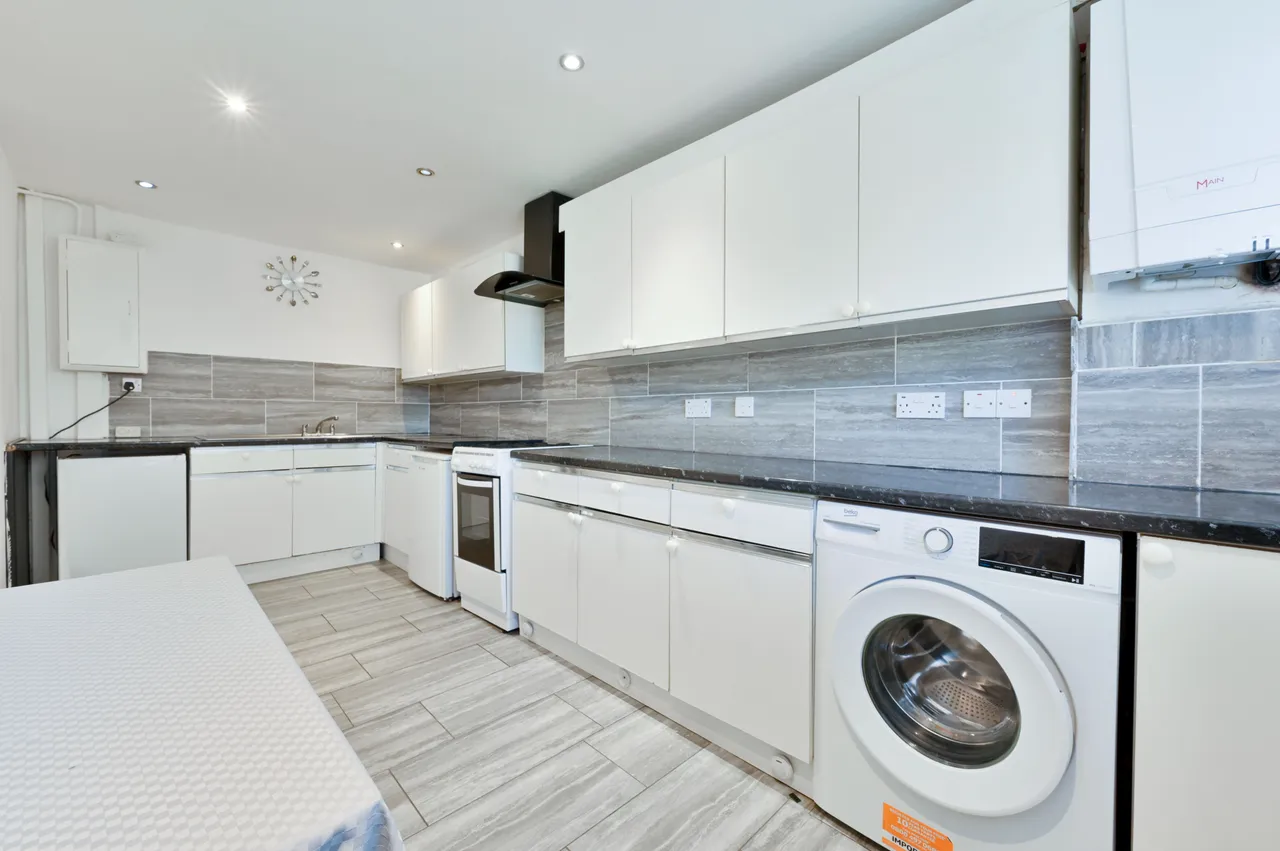 London, NW10, photo 6