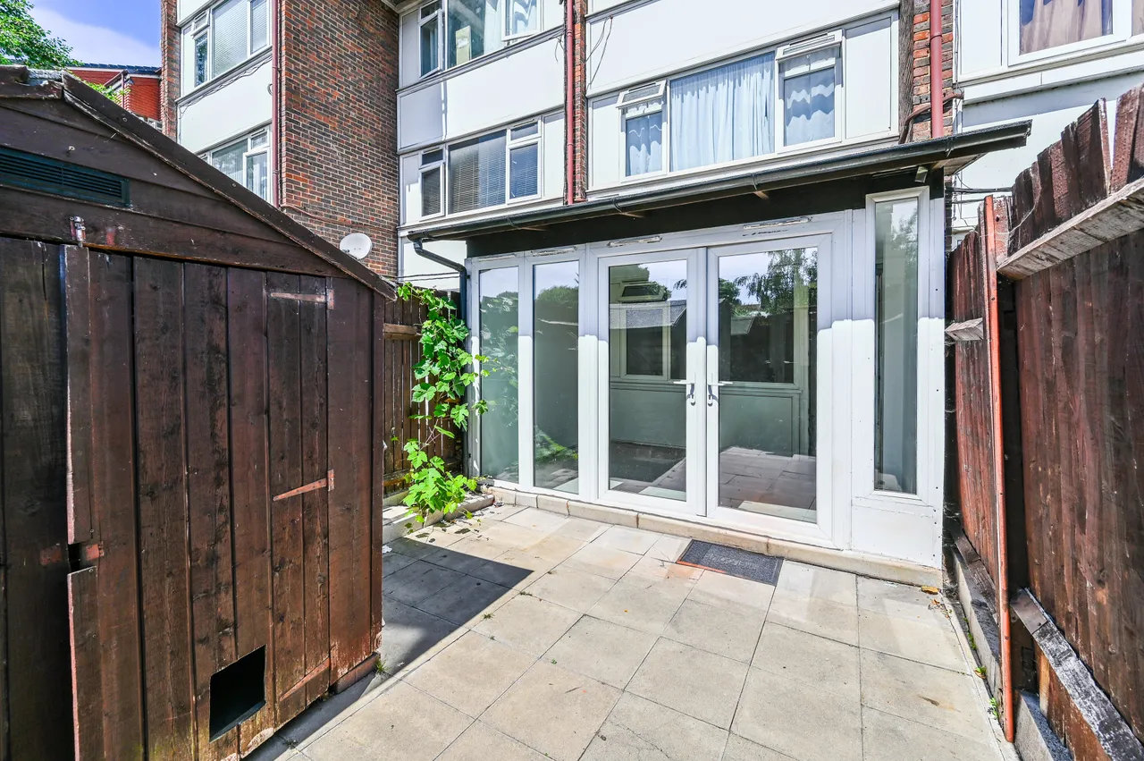 London, NW10, photo 13